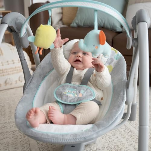 Ingenuity Altalena portatile Swing 'n Go Hugs and Hoots, 5 velocità di rotazione, 6 melodie rilassanti, barra giocattolo rimovibile, età neonatale  , grigio : Prima infanzia