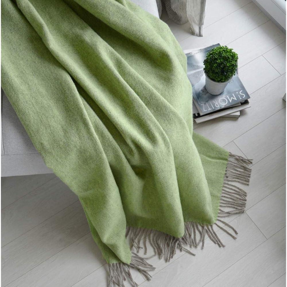 Linen &amp; Cotton Couverture Chaude et Douce Couverture Confortable Columbus - 100% Pure Laine de Nouvelle-Zélande, Beige Naturel Vert (140 x 200 cm) Plaid en laine d'Agneau, Couvre-Lit, Jete de Canape : Cuisine et Maison